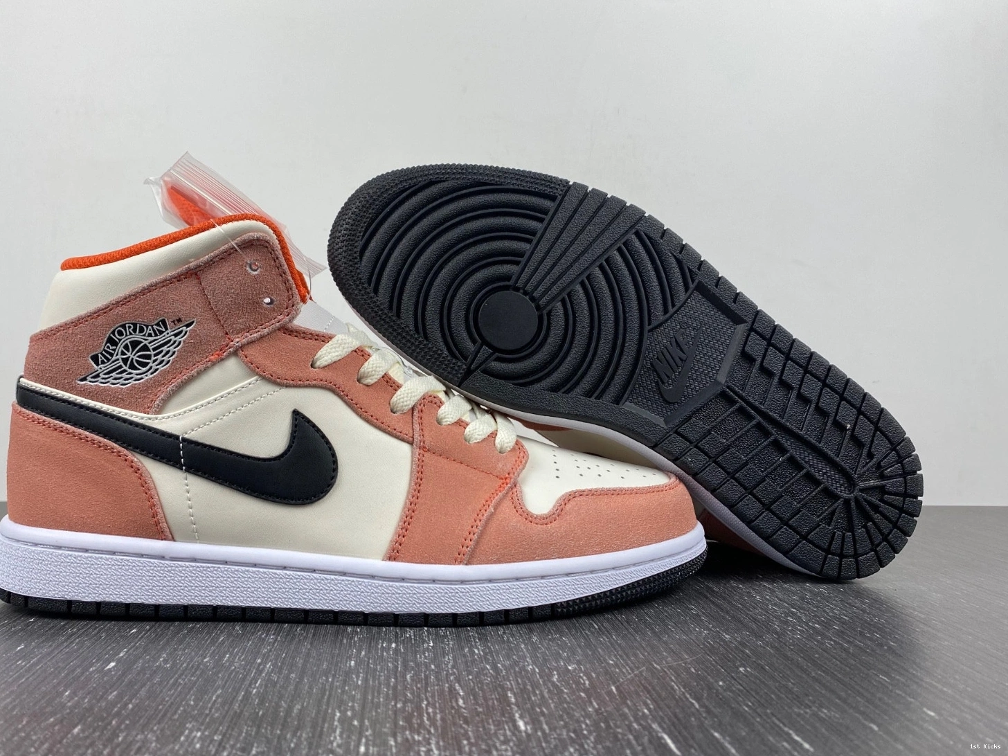 Mid Jordan DV1336-800 Orange (GS) SE 1 - Suede 0209